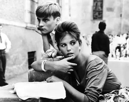La ragazza con la valigia (GIRL WITH A SUITCASE)