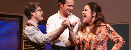 Merrily We Roll Along – Broadway Revival mit Jonathan Groff & Daniel Radcliff
