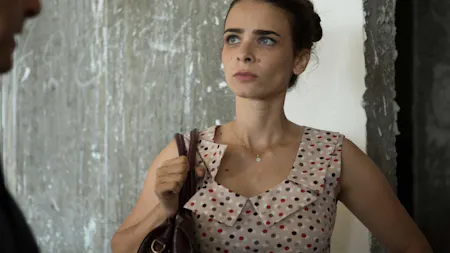 Isha Ovedet (WORKING WOMAN)