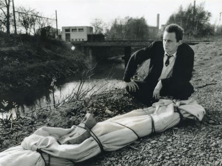 C’est arrivé près de chez vous (Mann beißt Hund)